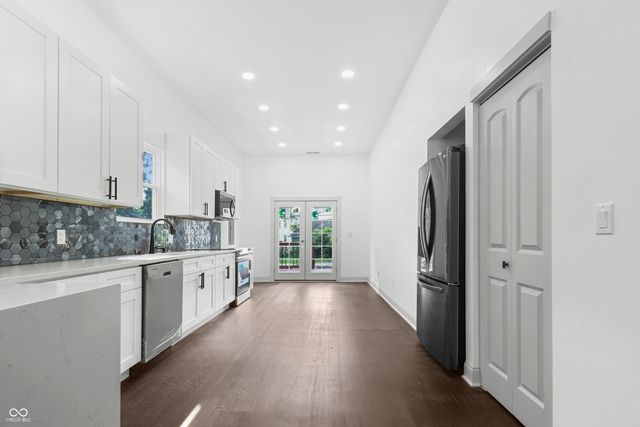 3251 Sutherland Avenue, Indianapolis, IN 46205