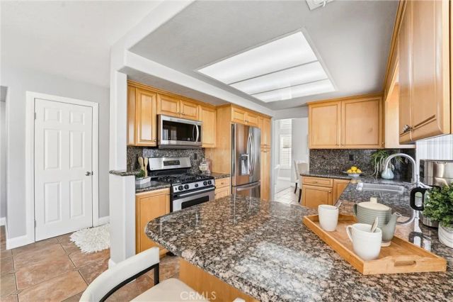 13066 Broken Bit, Corona, CA 92883