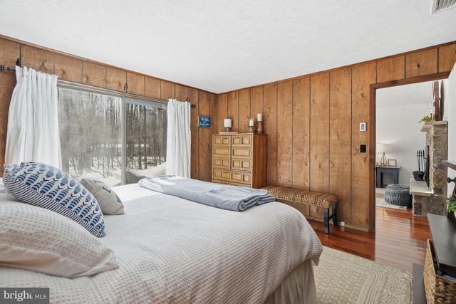 2105 BLUE OX RD, Pocono Pines, PA 18350