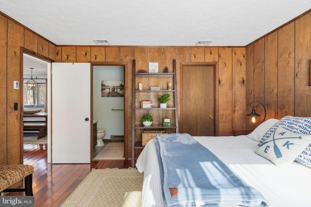 2105 BLUE OX RD, Pocono Pines, PA 18350