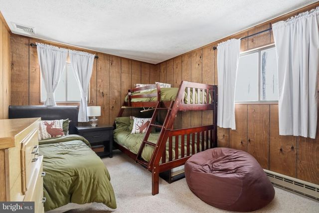 2105 BLUE OX RD, Pocono Pines, PA 18350