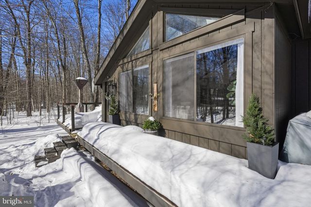 2105 BLUE OX RD, Pocono Pines, PA 18350