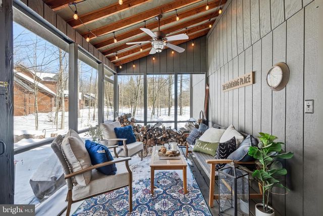 2105 BLUE OX RD, Pocono Pines, PA 18350