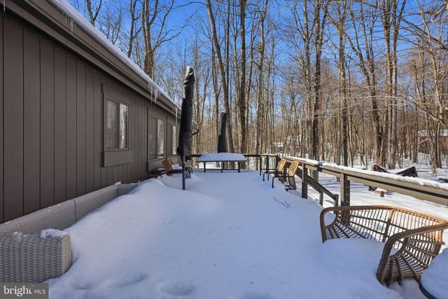 2105 BLUE OX RD, Pocono Pines, PA 18350