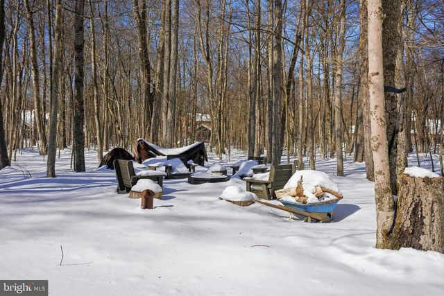 2105 BLUE OX RD, Pocono Pines, PA 18350