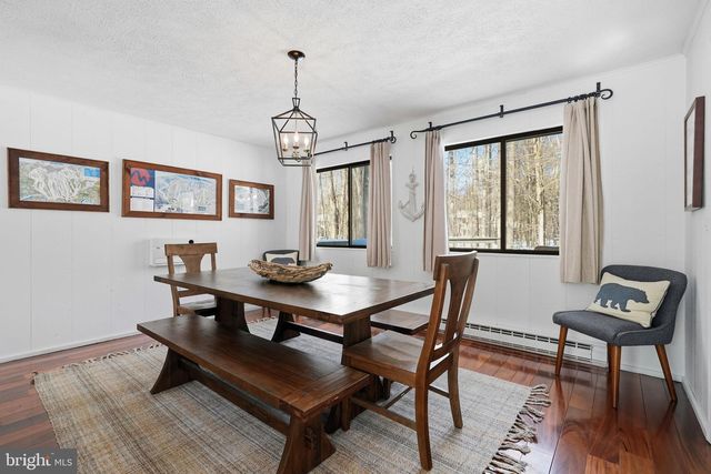 2105 BLUE OX RD, Pocono Pines, PA 18350