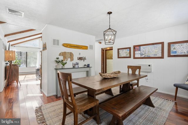 2105 BLUE OX RD, Pocono Pines, PA 18350