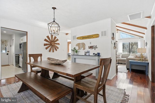 2105 BLUE OX RD, Pocono Pines, PA 18350