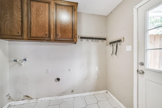 16511 Clearcrest Drive, Houston, TX 77059