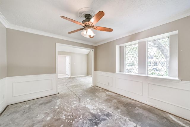 16511 Clearcrest Drive, Houston, TX 77059