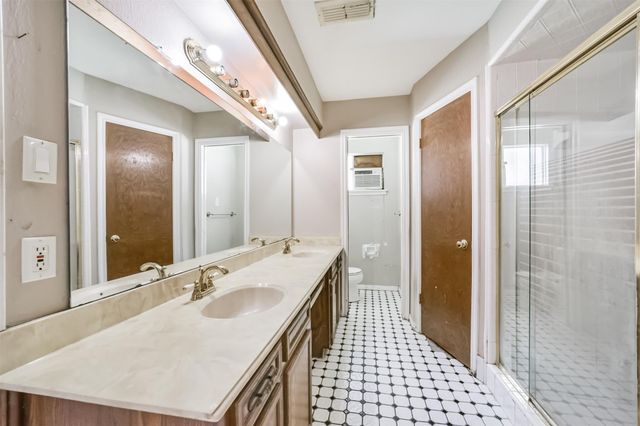 16511 Clearcrest Drive, Houston, TX 77059