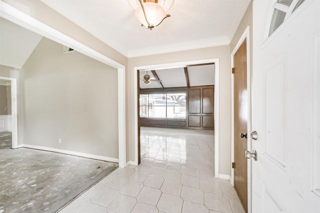 16511 Clearcrest Drive, Houston, TX 77059