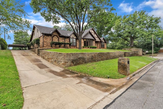 2241 Mountainview Drive, Hurst, TX 76054