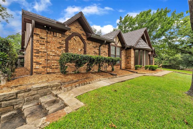 2241 Mountainview Drive, Hurst, TX 76054
