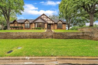 2241 Mountainview Drive, Hurst, TX 76054