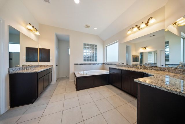 5706 Camden Springs, Sugar Land, TX 77479