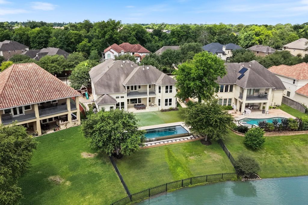 5706 Camden Springs, Sugar Land, TX 77479