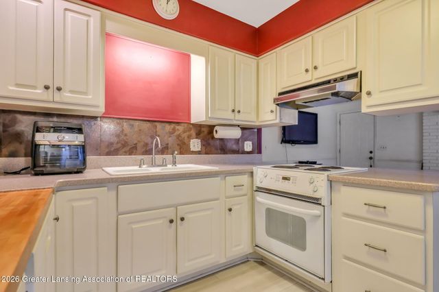 1112 Ro Dic Don Drive, Dewitt, MI 48820