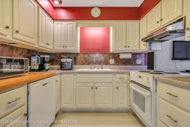 1112 Ro Dic Don Drive, Dewitt, MI 48820