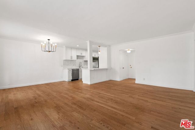 7270 Hillside Avenue 302, Los Angeles, CA 90046