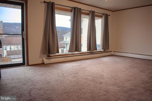 924 HEMLOCK ST, Shamokin, PA 17872