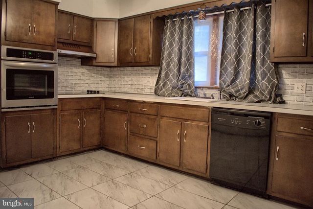 924 HEMLOCK ST, Shamokin, PA 17872