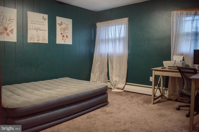 924 HEMLOCK ST, Shamokin, PA 17872