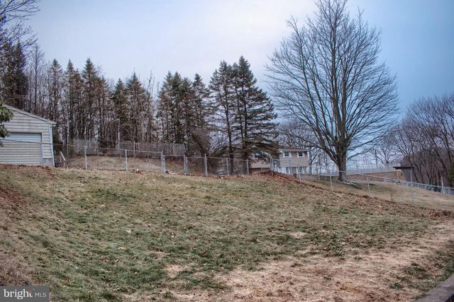 924 HEMLOCK ST, Shamokin, PA 17872