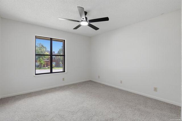 28007 ROCKY HOLW, San Antonio, TX 78258
