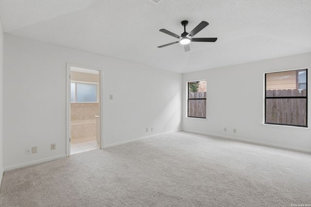 28007 ROCKY HOLW, San Antonio, TX 78258