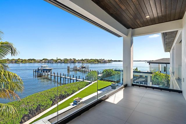 9 Bamboo Lane, Jupiter, FL 33458