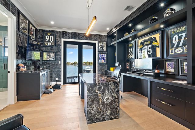 9 Bamboo Lane, Jupiter, FL 33458