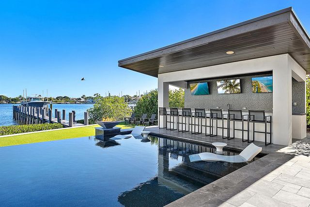 9 Bamboo Lane, Jupiter, FL 33458