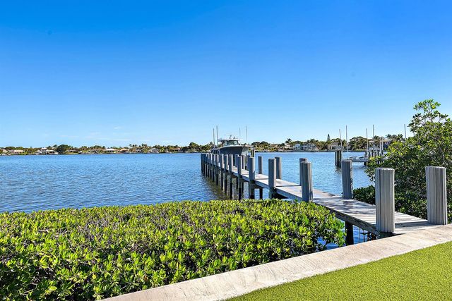 9 Bamboo Lane, Jupiter, FL 33458