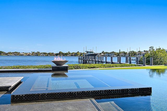 9 Bamboo Lane, Jupiter, FL 33458