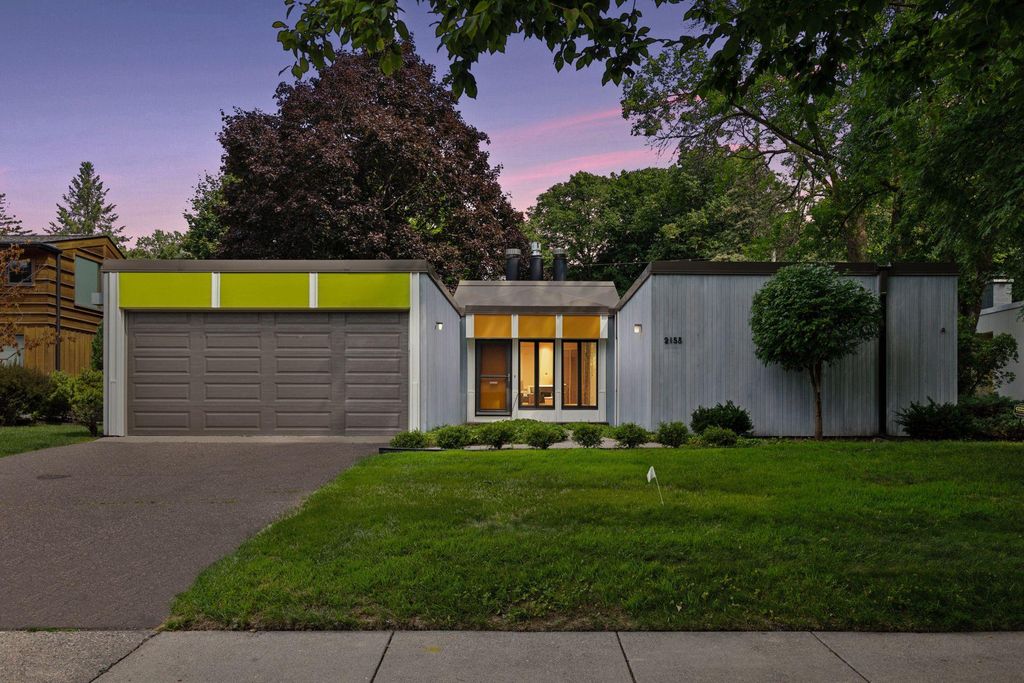 2153 Hoyt Avenue W, Falcon Heights, MN 55108