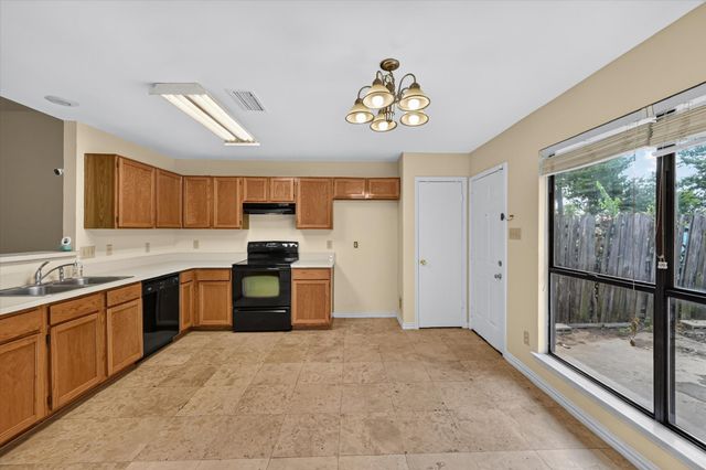 724 Lemons Street, Cedar Hill, TX 75104