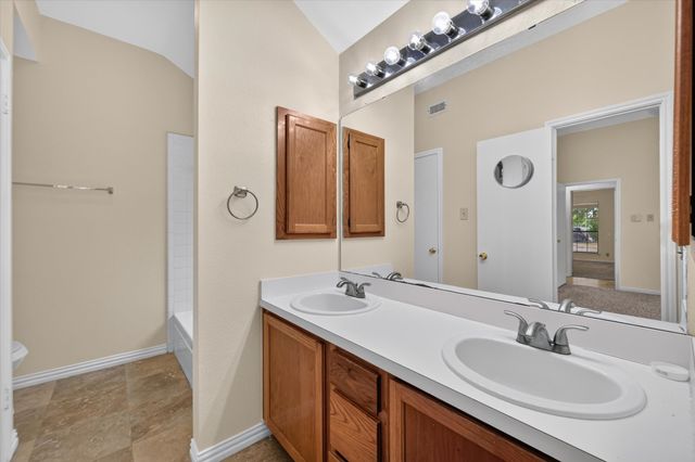 724 Lemons Street, Cedar Hill, TX 75104