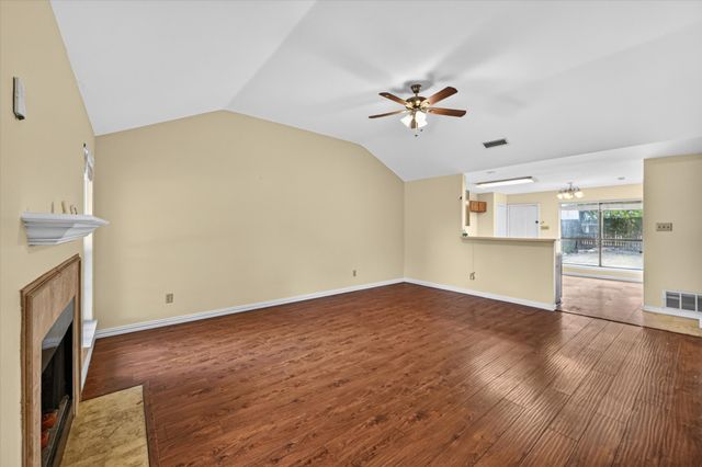 724 Lemons Street, Cedar Hill, TX 75104