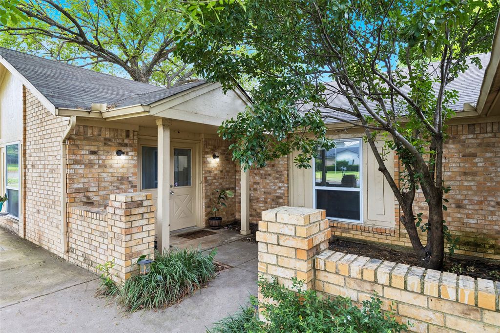 1016 Hazelwood Drive, Mansfield, TX 76063 — photo 3