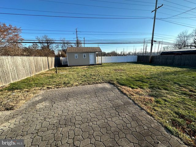 22 GABLE HILL RD, Levittown, PA 19057