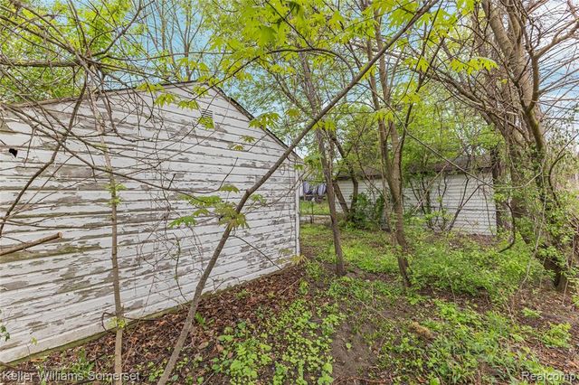 7638 Stahelin Avenue, Detroit, MI 48228