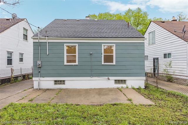 7638 Stahelin Avenue, Detroit, MI 48228