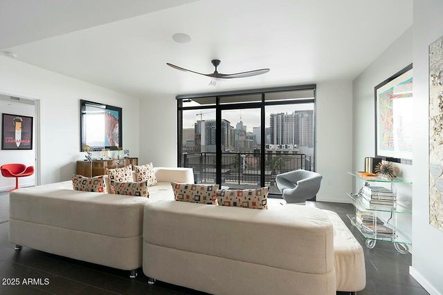 200 W PORTLAND Street 817, Phoenix, AZ 85003