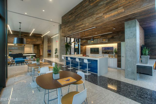 200 W PORTLAND Street 817, Phoenix, AZ 85003