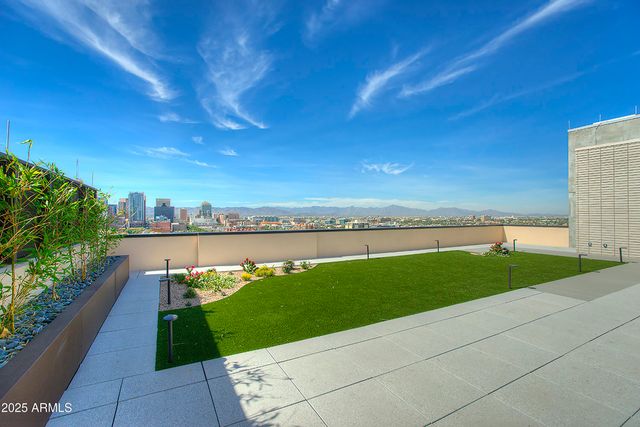 200 W PORTLAND Street 817, Phoenix, AZ 85003