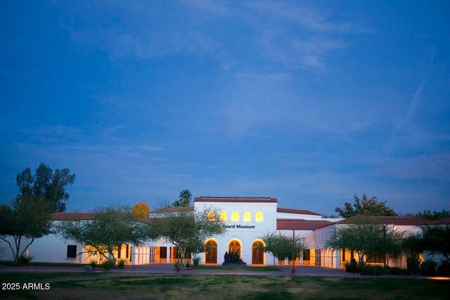 200 W PORTLAND Street 817, Phoenix, AZ 85003