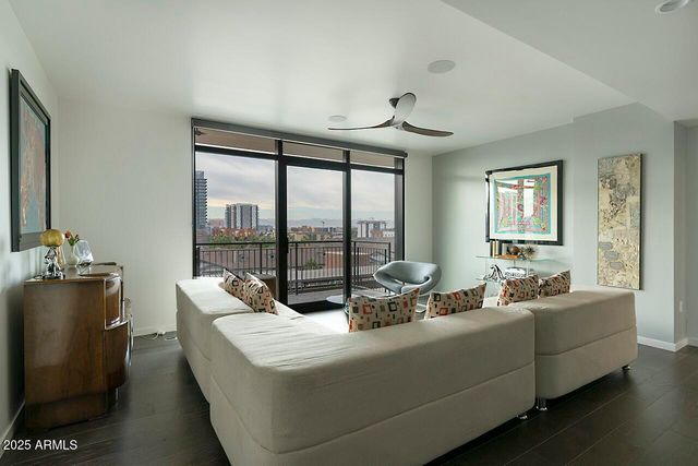 200 W PORTLAND Street 817, Phoenix, AZ 85003