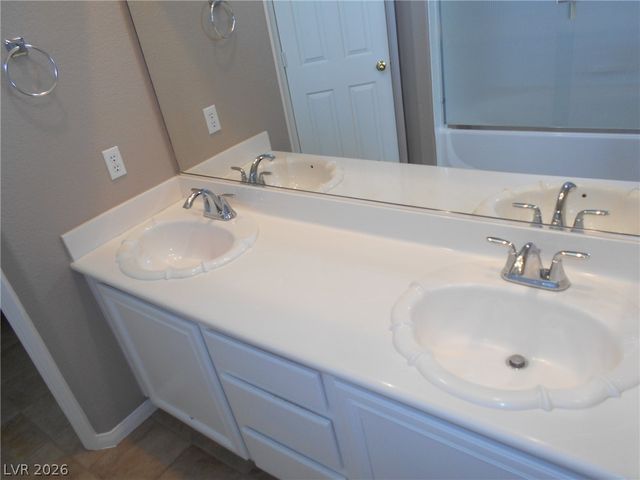 10289 GREEN ORCHARD Court, Las Vegas, NV 89183