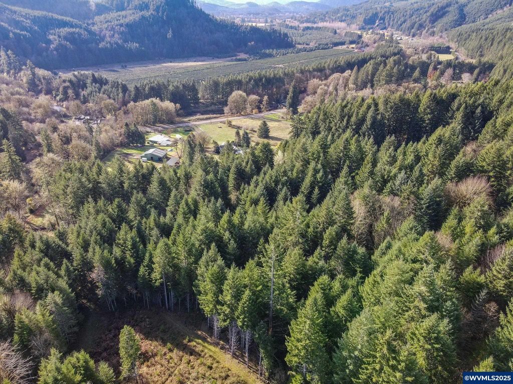 Image 16 of property listing at 18487 Alsea Hwy, Alsea, OR 97324